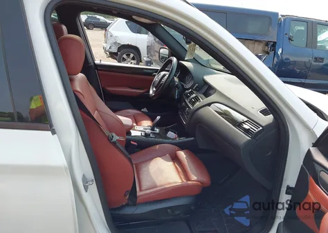 2014 BMW X3 xDrive28I z USA, uszkodzony, nr VIN 5UXWX9C56E0D30154